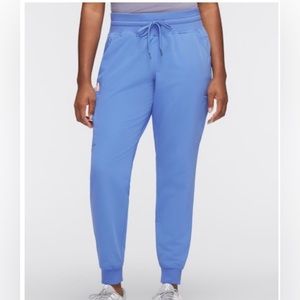 Women’s 13-pocket scrub joggers